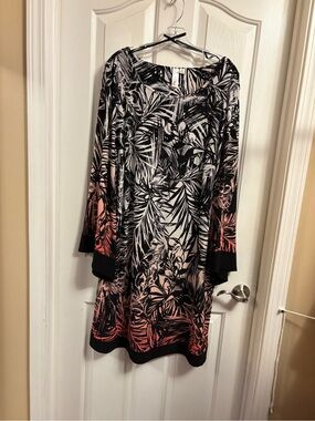 Emma & Michele Black and Blush Tropical-Print Long Sleeve Shift Dress